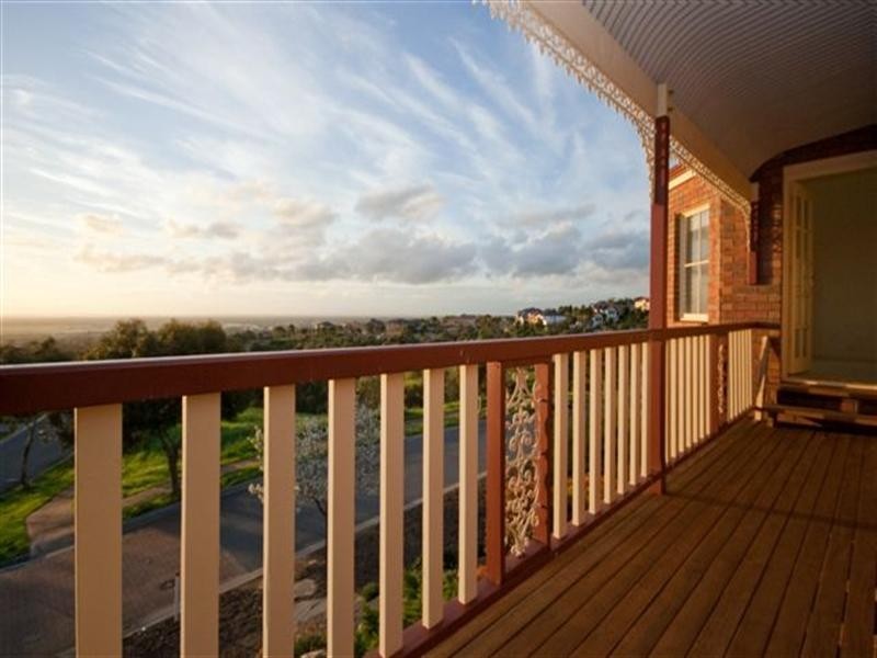 1 Waterview Crescent, Gulfview Heights SA 5096