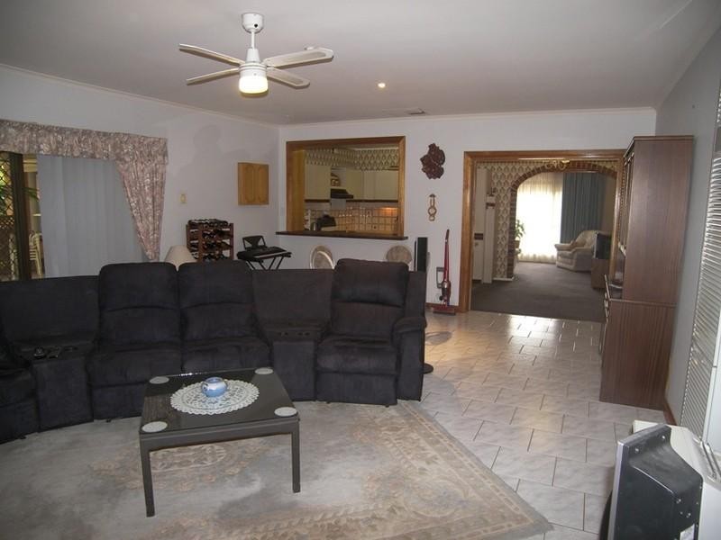 14 Willow Avenue, Salisbury East SA 5109