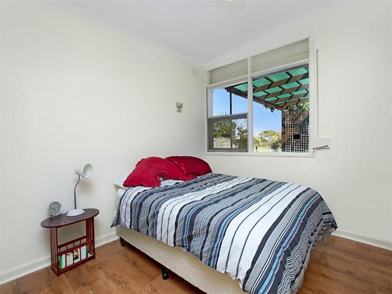18 Garlick Road, Elizabeth Park SA 5113