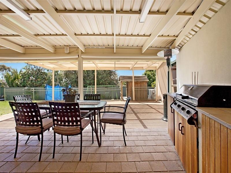 6 Gondola Grove, Para Hills SA 5096