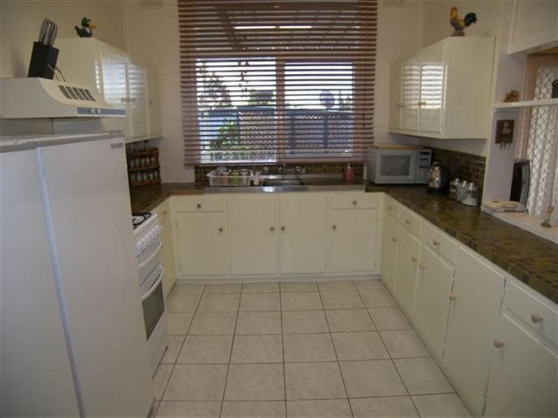 19 Gwender Terrace, Para Hills SA 5096