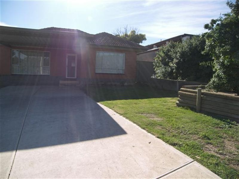 24 Billabong Road, Para Hills SA 5096