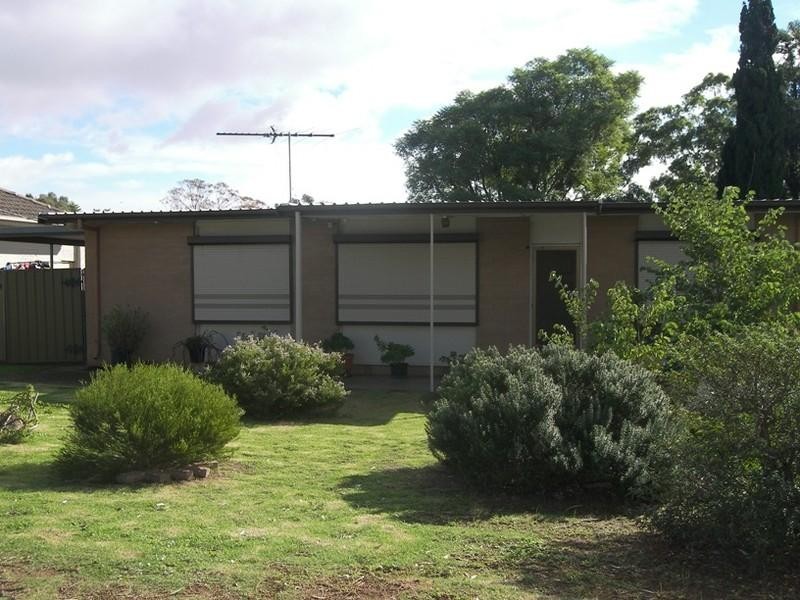 27 Lorna Road, Para Hills SA 5096