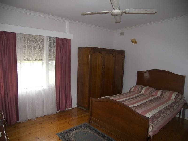 27 Lorna Road, Para Hills SA 5096