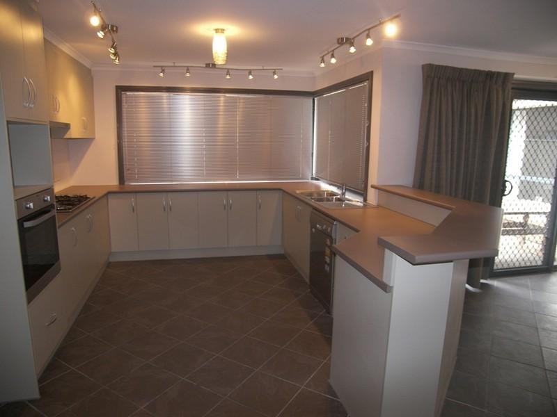 11 Kopoola Crescent, Gilles Plains SA 5086