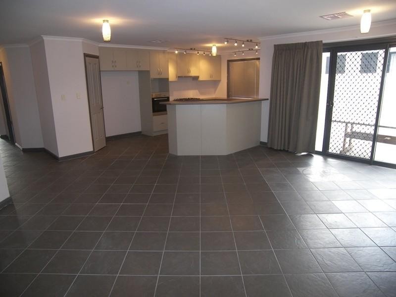 11 Kopoola Crescent, Gilles Plains SA 5086