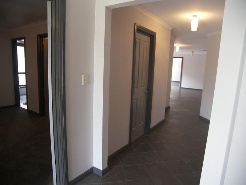 11 Kopoola Crescent, Gilles Plains SA 5086