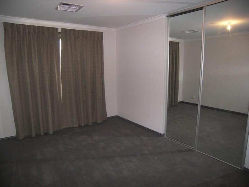 11 Kopoola Crescent, Gilles Plains SA 5086