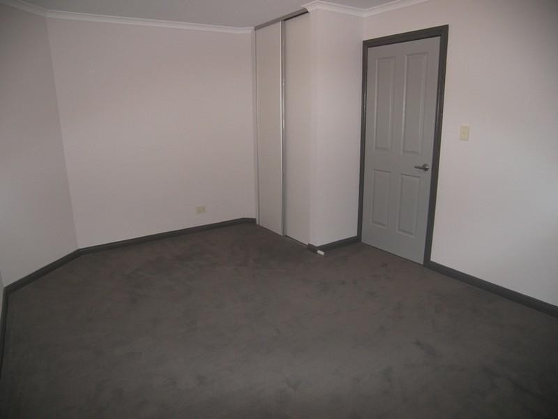 11 Kopoola Crescent, Gilles Plains SA 5086