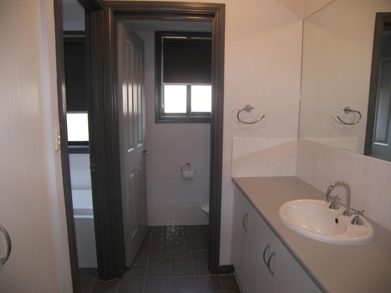 11 Kopoola Crescent, Gilles Plains SA 5086