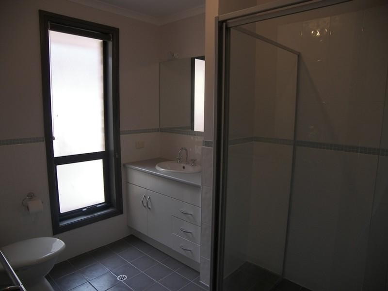 11 Kopoola Crescent, Gilles Plains SA 5086