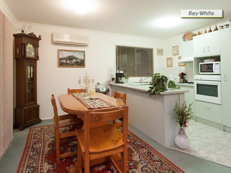8 Fenton Avenue, Rosebud VIC 3939