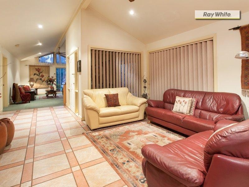 8 Fenton Avenue, Rosebud VIC 3939