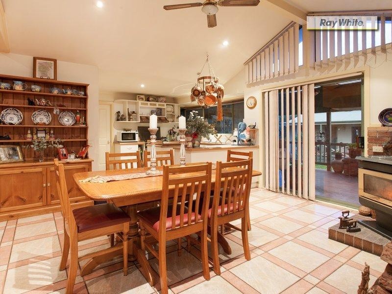 8 Fenton Avenue, Rosebud VIC 3939