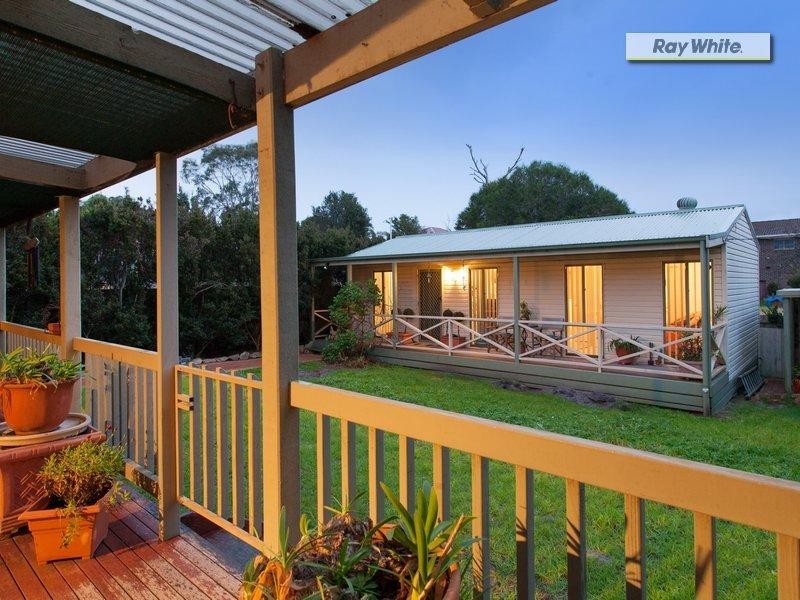 8 Fenton Avenue, Rosebud VIC 3939