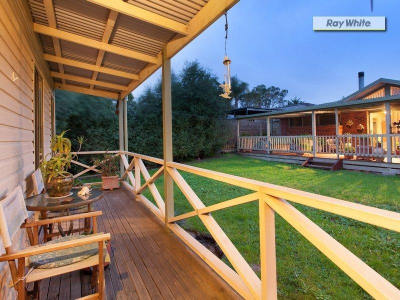 8 Fenton Avenue, Rosebud VIC 3939