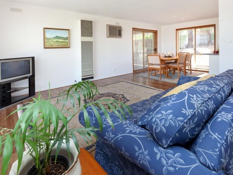 9 Nullawarre Avenue, Rosebud VIC 3939