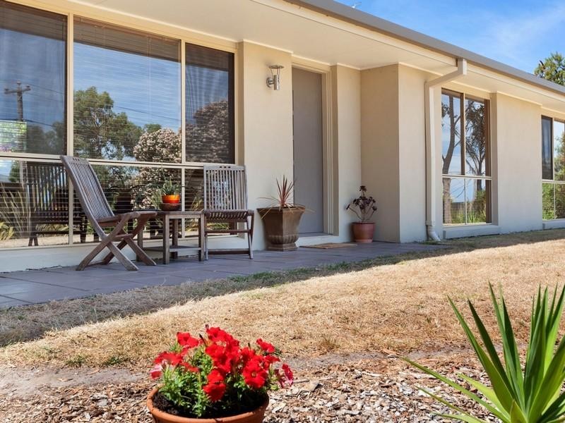 9 Nullawarre Avenue, Rosebud VIC 3939