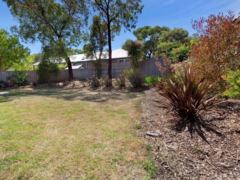 9 Nullawarre Avenue, Rosebud VIC 3939