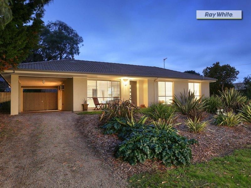 9 Nullawarre Avenue, Rosebud VIC 3939