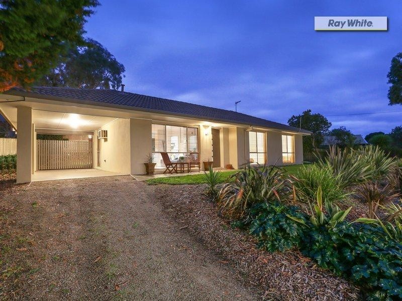 9 Nullawarre Avenue, Rosebud VIC 3939