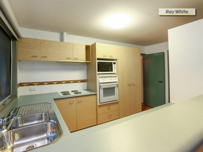 18 Golf Course Circle, Safety Beach VIC 3936