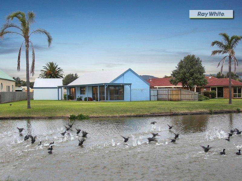 18 Golf Course Circle, Safety Beach VIC 3936