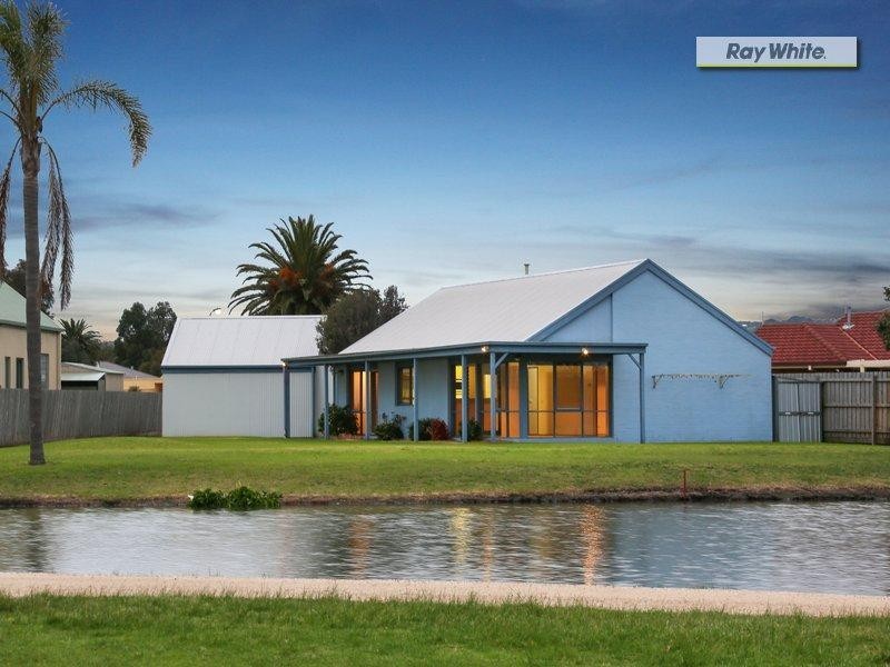 18 Golf Course Circle, Safety Beach VIC 3936