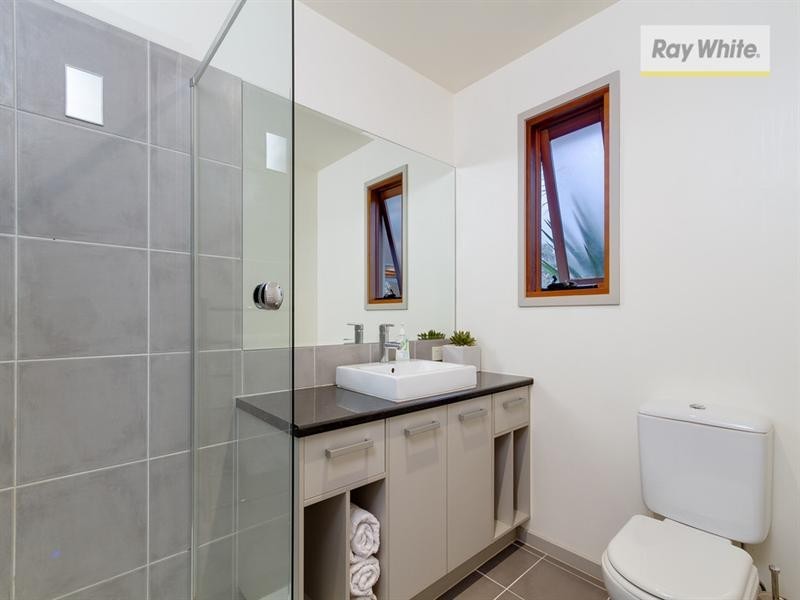 48 Warrain Avenue, Rosebud VIC 3939