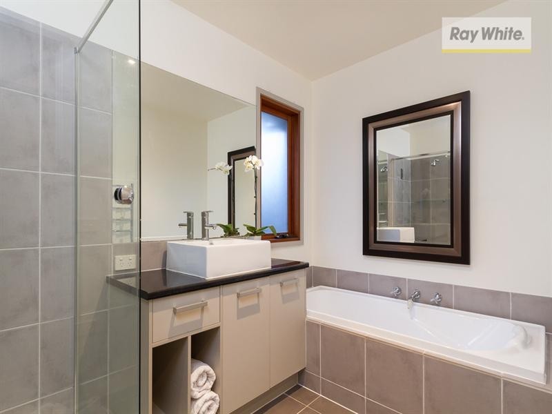 48 Warrain Avenue, Rosebud VIC 3939