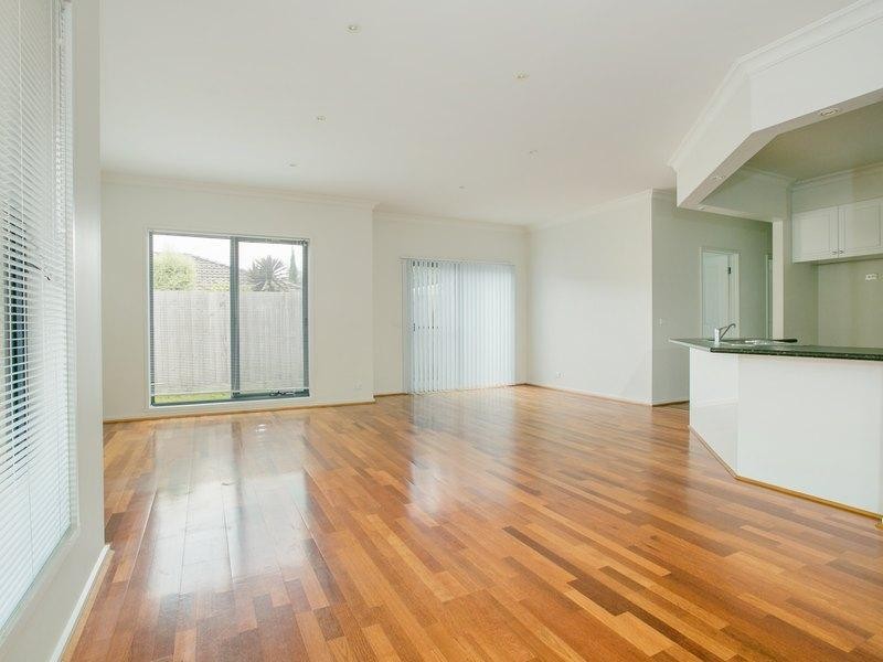 2/273 Bayview Road, Mccrae VIC 3938