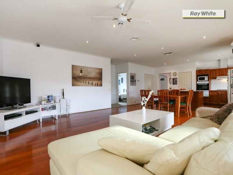 9 Seascape Place, Safety Beach VIC 3936