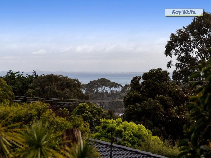 4 Hillman Avenue, Mccrae VIC 3938