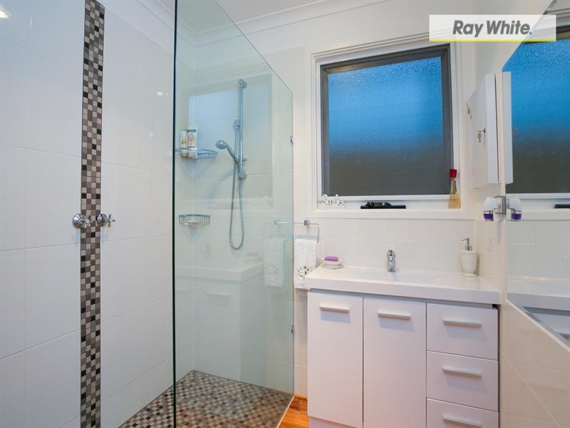 93 Fourth Avenue, Rosebud VIC 3939