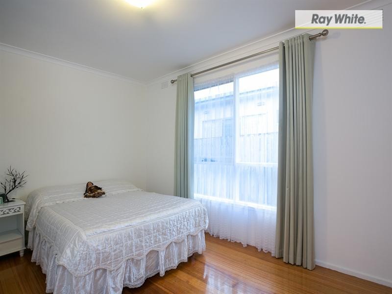 93 Fourth Avenue, Rosebud VIC 3939