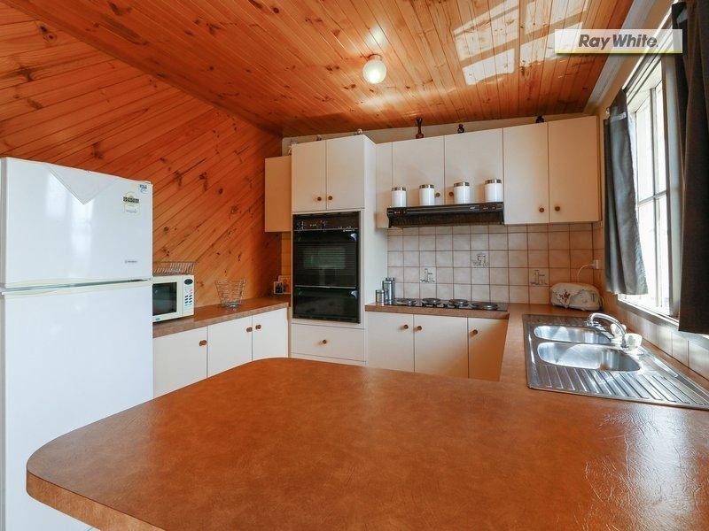 22 Howqua Drive, Rosebud West VIC 3940