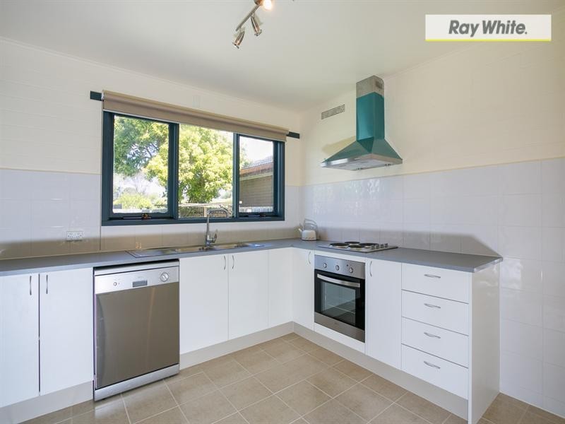 27 Ella Crescent, Rosebud West VIC 3940