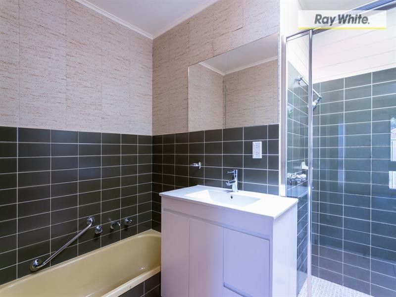 27 Ella Crescent, Rosebud West VIC 3940