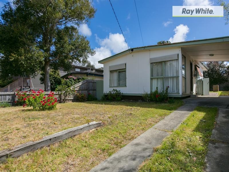 128 Ninth Avenue, Rosebud VIC 3939