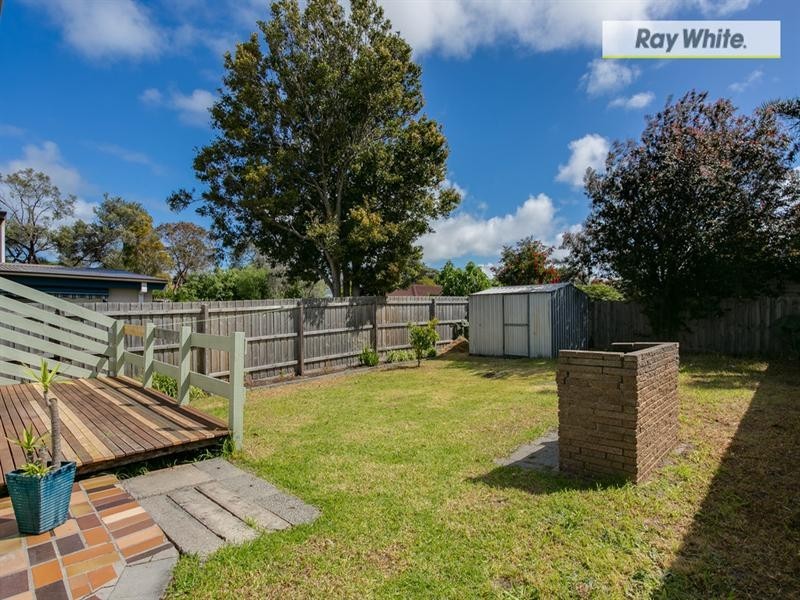 128 Ninth Avenue, Rosebud VIC 3939