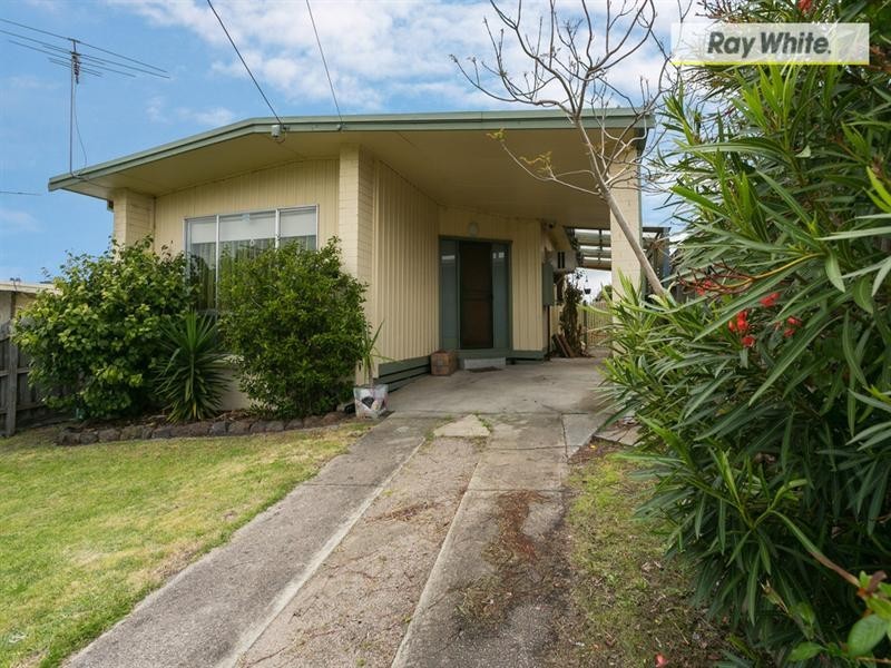 200 Ninth Avenue, Rosebud VIC 3939