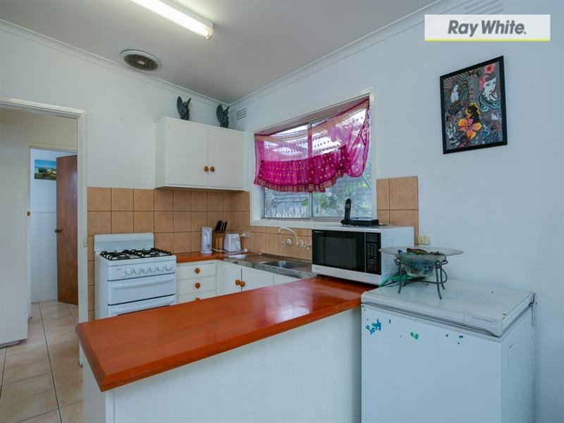 200 Ninth Avenue, Rosebud VIC 3939