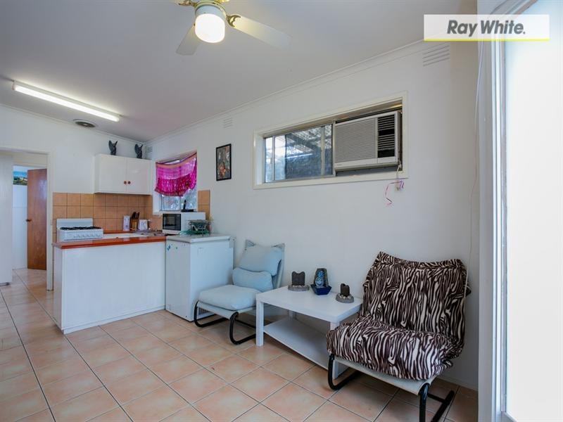 200 Ninth Avenue, Rosebud VIC 3939