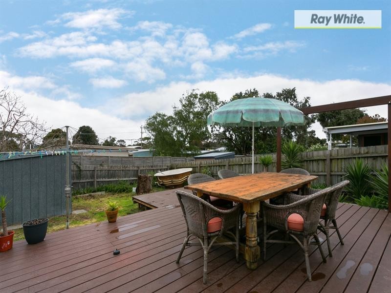 200 Ninth Avenue, Rosebud VIC 3939