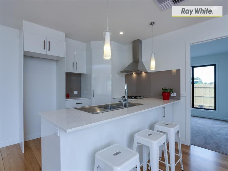 2/49 Fairway Grove, Rosebud VIC 3939