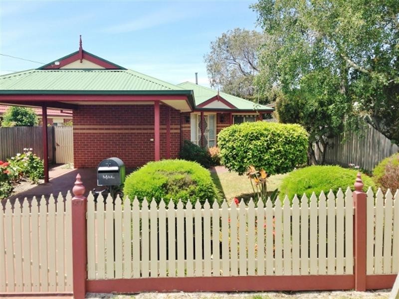 137 Seventh Avenue, Rosebud VIC 3939