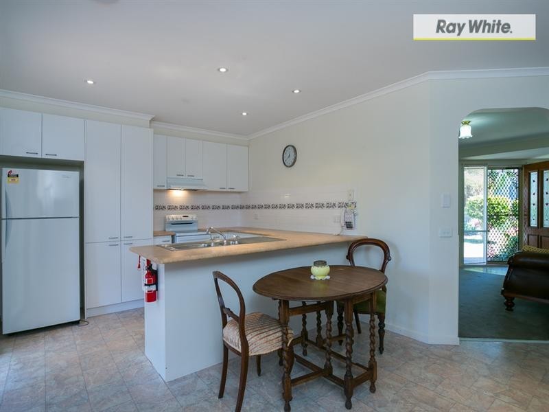 137 Seventh Avenue, Rosebud VIC 3939