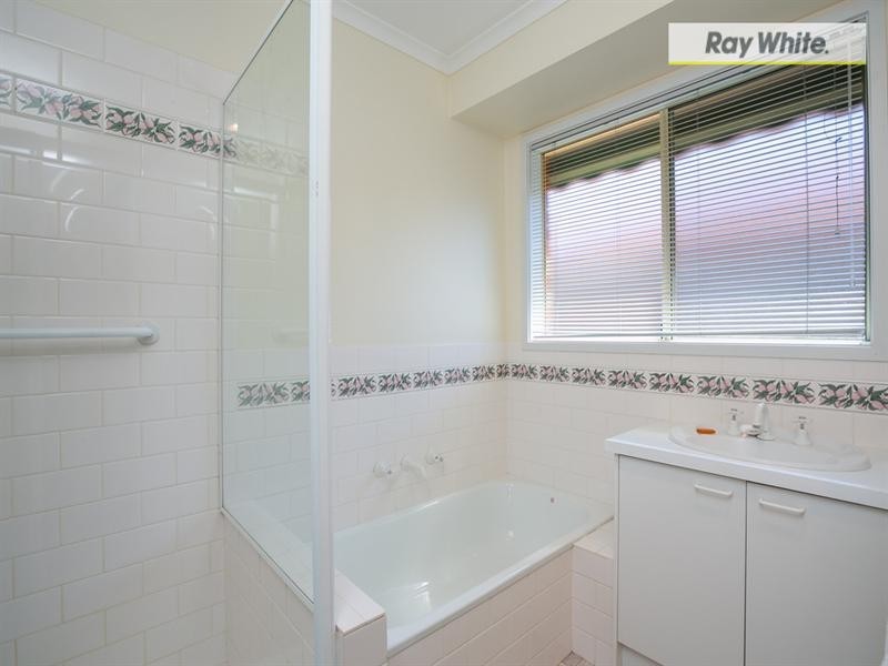 137 Seventh Avenue, Rosebud VIC 3939