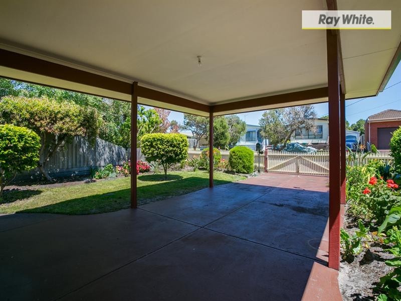 137 Seventh Avenue, Rosebud VIC 3939
