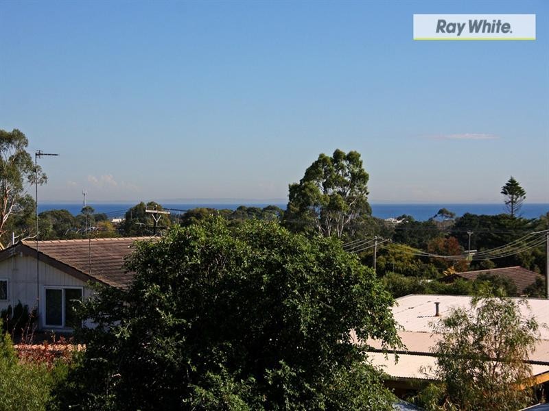 8 Cosmos Street, Dromana VIC 3936